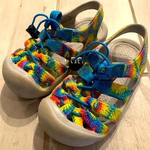 Keen rubber sandals rainbow tie die